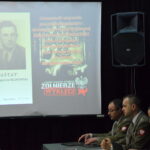 Awans i odznaczenie dla Zbigniewa Blinowskiego podczas sesji Rady Miejskiej w Ożarowie / Michał Ślusarz