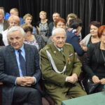 Awans i odznaczenie dla Zbigniewa Blinowskiego podczas sesji Rady Miejskiej w Ożarowie / Michał Ślusarz