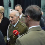 Awans i odznaczenie dla Zbigniewa Blinowskiego podczas sesji Rady Miejskiej w Ożarowie / Michał Ślusarz