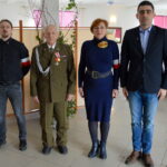 Awans i odznaczenie dla Zbigniewa Blinowskiego podczas sesji Rady Miejskiej w Ożarowie / Michał Ślusarz