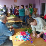 Warsztaty wykonywania tradycyjnych palm wielkanocnych / Tomasz Piwko / Radio Kielce