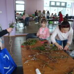 Warsztaty wykonywania tradycyjnych palm wielkanocnych / Tomasz Piwko / Radio Kielce