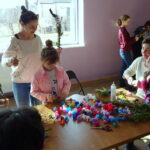 Warsztaty wykonywania tradycyjnych palm wielkanocnych / Tomasz Piwko / Radio Kielce