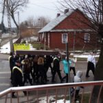 Suchedniów. Droga Krzyżowa ulicami miasta / Tomasz Piwko / Radio Kielce