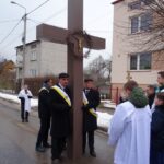 Suchedniów. Droga Krzyżowa ulicami miasta / Tomasz Piwko / Radio Kielce