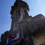 Kadzielnia. Z pomnika Bojownikom o Wyzwolenie Narodowe i Społeczne znikają totalitarne symbole / Wiktor Dziarmaga / Radio Kielce