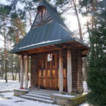 Kapliczka z 1936 roku, która znajduje się na terenie Centrum Przygotowań do Misji Zagranicznych na Bukówce / Marcin Różyc / Radio Kielce