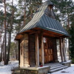Kapliczka z 1936 roku, która znajduje się na terenie Centrum Przygotowań do Misji Zagranicznych na Bukówce / Marcin Różyc / Radio Kielce