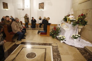 Grób Pański w kościele św. Franciszka z Asyżu / Jarosław Kubalski / Radio Kielce