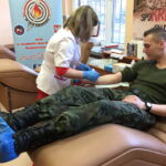 Akcja oddawania krwi przez żołnierzy z jednostki wojskowej w Sandomierzu / Grażyna Szlęzak - Wójcik / Radio Kielce