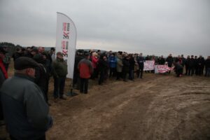 Interwencja: protestują, bo nie chcą kopalni / Piotr Michalski / Radio Kielce