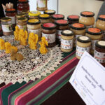 Forum Aktywnych Kobiet Ziemi Koneckiej w Świętokrzyskim Ośrodku Doradztwa Rolniczego w Modliszewicach - kiermasz naturalnych produktów żywnościowych / Krzysztof Bujnowicz / Radio Kielce