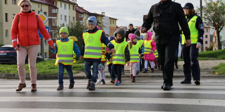 Aktywne przejście dla pieszych / UM Starachowice