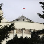 Zjednoczona Prawica mogłaby rządzić samodzielnie? Politycy komentują najnowszy sondaż