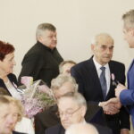 06.03.2018 Kielce.  Pary małżeńskie obchodzące 50 lecie pożycia otrzymały z rąk prezydenta Wojciecha Lubawskiego i Dariusza Kozaka, przewodniczącego Rady Miasta pamiątkowe medale / Jarosław Kubalski / Radio Kielce