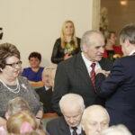 06.03.2018 Kielce.  Pary małżeńskie obchodzące 50 lecie pożycia otrzymały z rąk prezydenta Wojciecha Lubawskiego i Dariusza Kozaka, przewodniczącego Rady Miasta pamiątkowe medale / Jarosław Kubalski / Radio Kielce