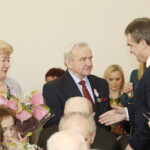 06.03.2018 Kielce.  Pary małżeńskie obchodzące 50 lecie pożycia otrzymały z rąk prezydenta Wojciecha Lubawskiego i Dariusza Kozaka, przewodniczącego Rady Miasta pamiątkowe medale / Jarosław Kubalski / Radio Kielce