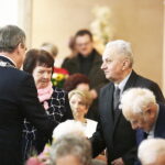 06.03.2018 Kielce.  Pary małżeńskie obchodzące 50 lecie pożycia otrzymały z rąk prezydenta Wojciecha Lubawskiego i Dariusza Kozaka, przewodniczącego Rady Miasta pamiątkowe medale / Jarosław Kubalski / Radio Kielce