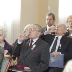 06.03.2018 Kielce.  Pary małżeńskie obchodzące 50 lecie pożycia otrzymały z rąk prezydenta Wojciecha Lubawskiego i Dariusza Kozaka, przewodniczącego Rady Miasta pamiątkowe medale / Jarosław Kubalski / Radio Kielce