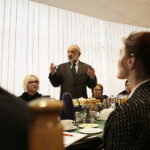 07.03.2018 Kielce. UW. Pierwsze spotkanie organizacyjne dotyczące obchodów 100 lecia odzyskania niepodległości pod patronatem wojewody i prezydenta. Profesor Adam Massalski / Jarosław Kubalski / Radio Kielce