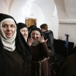 16.03.2018 Wąchock. Opactwo Cystersów. Zdjęcia do serialu „Korona Królów” / Jarosław Kubalski / Radio Kielce