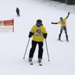 17.03.2018 Krajno. Stok narciarski. Bicie rekordu Guinnessa w jeździe na nartach nieprzerwanie przez 24 godziny / Jarosław Kubalski / Radio Kielce