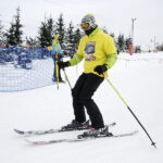 17.03.2018 Krajno. Stok narciarski. Bicie rekordu Guinnessa w jeździe na nartach nieprzerwanie przez 24 godziny / Jarosław Kubalski / Radio Kielce