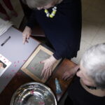 23.03.2018 Kielce. Aktorka Anna Seniuk odwiedziła Liceum Plastyczne / Jarosław Kubalski / Radio Kielce