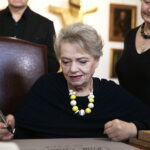 23.03.2018 Kielce. Aktorka Anna Seniuk odwiedziła Liceum Plastyczne / Jarosław Kubalski / Radio Kielce