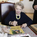 23.03.2018 Kielce. Aktorka Anna Seniuk odwiedziła Liceum Plastyczne / Jarosław Kubalski / Radio Kielce