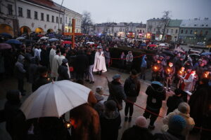 27.03.2018 Kielce. Misterium Męki Pańskiej. Droga Krzyżowa / Jarosław Kubalski / Radio Kielce