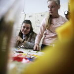 27.03.2018 Kielce. Liceum Plastyczne. Konkurs plastyczny. Jak w kreatywny sposób wykorzystać śmieci / Jarosław Kubalski / Radio Kielce