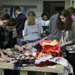 27.03.2018 Kielce. Liceum Plastyczne. Konkurs plastyczny. Jak w kreatywny sposób wykorzystać śmieci / Jarosław Kubalski / Radio Kielce