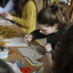 27.03.2018 Kielce. Liceum Plastyczne. Konkurs plastyczny. Jak w kreatywny sposób wykorzystać śmieci / Jarosław Kubalski / Radio Kielce