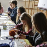 27.03.2018 Kielce. Liceum Plastyczne. Konkurs plastyczny. Jak w kreatywny sposób wykorzystać śmieci / Jarosław Kubalski / Radio Kielce