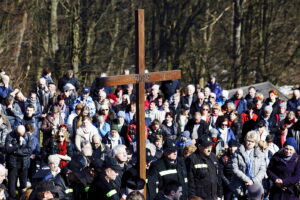 30.03.2018 Nowa Słupia - Święty Krzyż. Droga Krzyżowa / Jarosław Kubalski / Radio Kielce