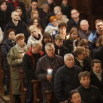 31.03.2018 Kielce. Katedra. Liturgia Wigilii Paschalnej. Poświęcenie ognia / Jarosław Kubalski / Radio Kielce