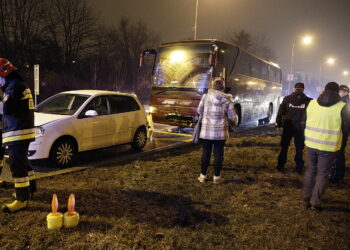 06.03.2018 Kielce. Ulica Jesionowa. Wypadek / Jarosław Kubalski / Radio Kielce