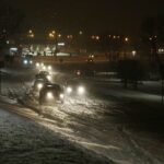 16.03.2018 Kielce. Atak zimy. Samochody maja trudności z podjechaniem na ulicy Piłsudskiego / Jarosław Kubalski / Radio Kielce