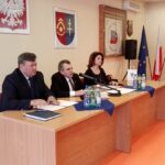 Ostrowiec Świętokrzyski. Konwent Starostów. Na zdjęciu: Zbigniew Duda - starosta ostrowiecki, Edmund Kaczmarek - starosta jędrzejowski i Małgorzata Kiebzak - dyrektor świętokrzyskiego NFZ / Emilia Sitarska / Radio Kielce