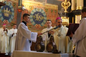 Msza Krzyżma w Bazylice Katedralnej w Sandomierzu / Grażyna Szlęzak-Wójcik / Radio Kielce