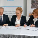 Przekazanie akcji fabryki kotłów Sefako nowemu właścicielowi TF Silesia. Podpisanie umowy  w Sędziszowie / Michał Kita / Radio Kielce