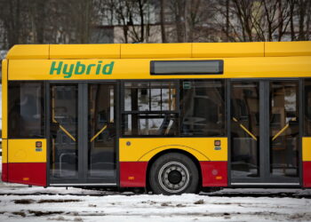 Odbiór i poświęcenie 25 autobusów hybrydowych. / Marzena Mąkosa / Radio Kielce