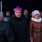 Narodowy Dzień Pamięci "Żołnierzy Wyklętych". Na zdjęciu: biskup Marian Florczyk, Agata Wojtyszek - wojewoda świętokrzyski  / Marzena Mąkosa / Radio Kielce