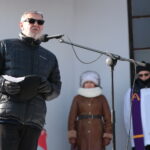 Narodowy Dzień Pamięci "Żołnierzy Wyklętych". Złożenie kwiatów przed pomnikiem na cmentarzu na Piaskach. Na zdjęciu: Marek Maciągowski / Marzena Mąkosa / Radio Kielce