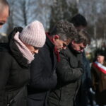 Narodowy Dzień Pamięci "Żołnierzy Wyklętych". Złożenie kwiatów przed pomnikiem na cmentarzu na Piaskach. Na zdjęciu: Krzysztof Słoń - senator RP / Marzena Mąkosa / Radio Kielce