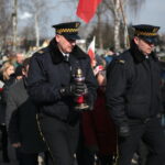 Narodowy Dzień Pamięci "Żołnierzy Wyklętych". Złożenie kwiatów przed pomnikiem na cmentarzu na Piaskach / Marzena Mąkosa / Radio Kielce