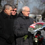 Narodowy Dzień Pamięci "Żołnierzy Wyklętych". Złożenie kwiatów przed pomnikiem na cmentarzu na Piaskach / Marzena Mąkosa / Radio Kielce