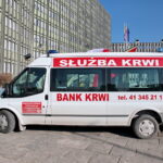 Akcja honorowego oddawania krwi pod hasłem "spoKREWnieni służbą" w Świętokrzyskim Urzędzie Wojewódzkim / Marzena Mąkosa / Radio Kielce