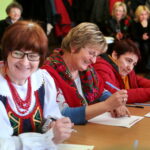 "Dyktando Gwarowe" zorganizowane przez Stowarzyszenie Przyjaciół Św. Katarzyny i Doliny Wilkowskiej oraz Urząd Miasta i Gminy Bodzentyn. / Marzena Mąkosa / Radio Kielce